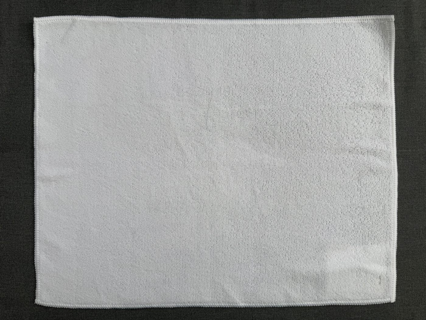 漂白超细纤维毛巾，45 × 38 cm，四边锁边